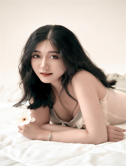 《逃出苦难向春山》专业观影宝典：解读深层的象征意义的实用技巧 让你丰富文化知识